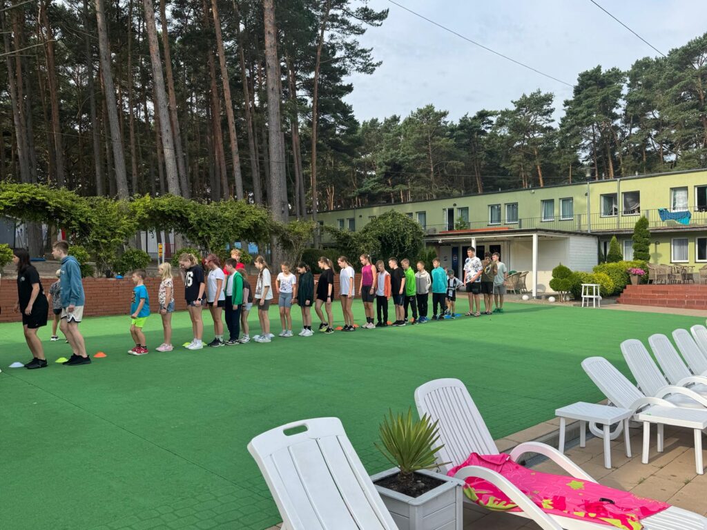 Dzieci na obozie letnim BetterSwim